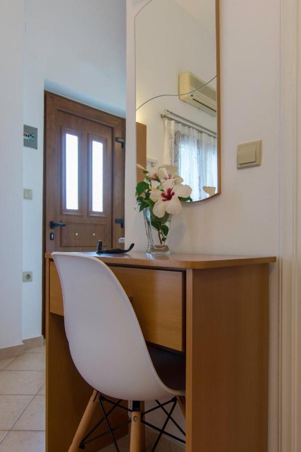 Natsios Apartments Vlachopoulátika Екстериор снимка