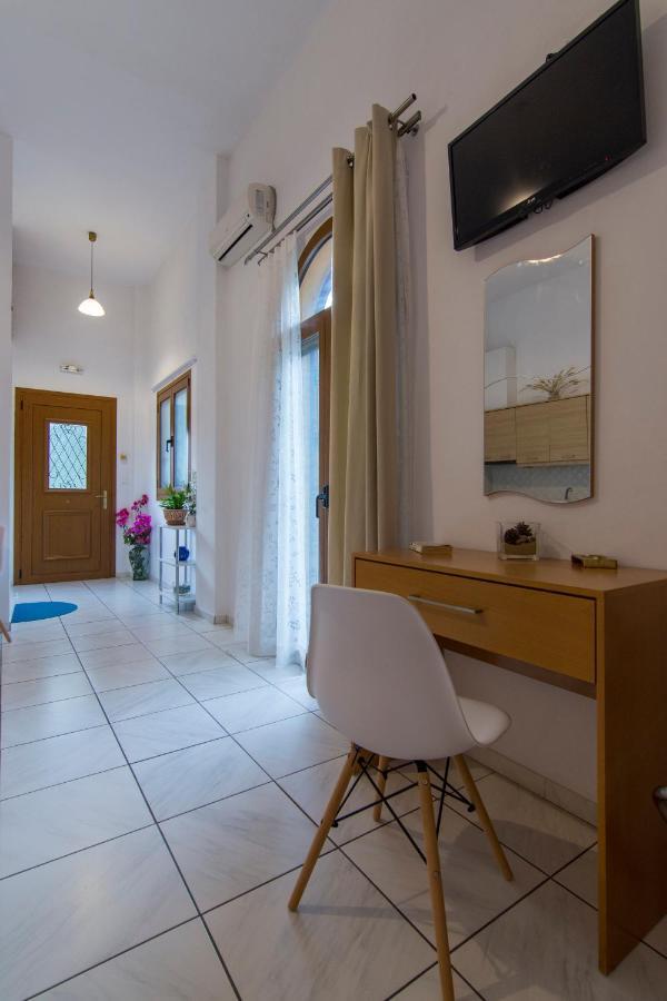 Natsios Apartments Vlachopoulátika Екстериор снимка